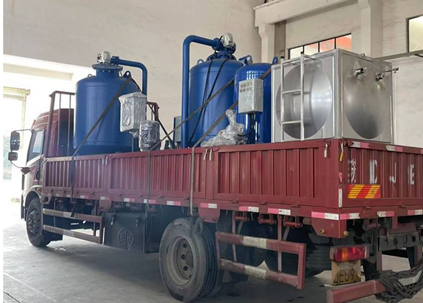 江蘇金壇整車直達石英砂過濾器2套和定壓補水機組1套