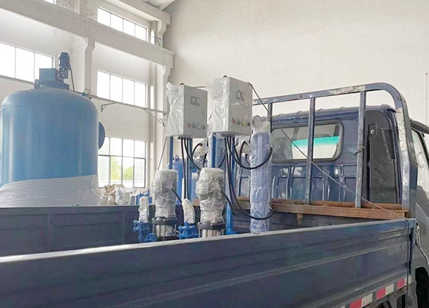 無(wú)錫客戶訂購(gòu)的定壓補(bǔ)水真空脫氣裝置+全自動(dòng)加藥裝置+自動(dòng)膠球清洗裝置已發(fā)貨！